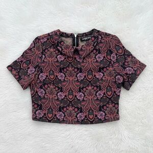 Fashion Union Women's Pink Paisley Tapestry Crop Top - Size 4
b88